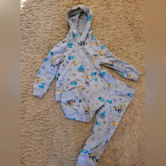 2 for $15** Carters toddler outfit - Picture 1 of 3